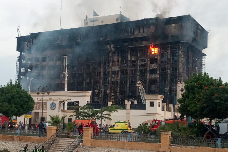Égypte:38 blessés dans un énorme incendie près du canal de Suez