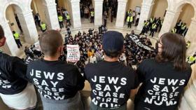 تنديدا بمجازر نتنياهو ودعما لغزة.. مئات اليهود يعتصمون بمبنى الكونغرس