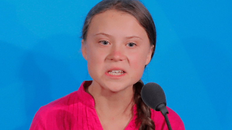 هكذا قرر الاحتلال معاقبة “طفلة المناخ” السويدية بسبب تضامنها مع غزة!