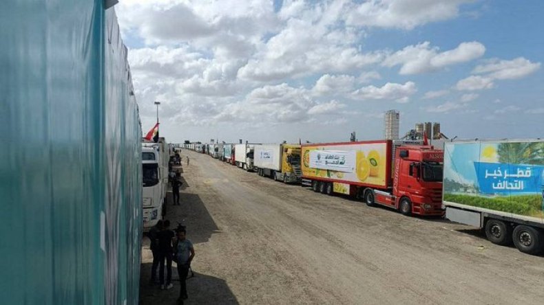 ترتيبات مصرية لإدخال 60 شاحنة إلى غزة الإثنين