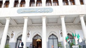 الحكومة تعلن وضع صندوق النفقة تحت وصاية وزارة العدل