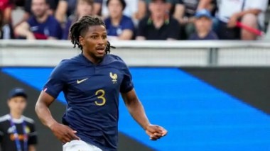 OFFICIEL: Yasser Larouci rejoint les Verts