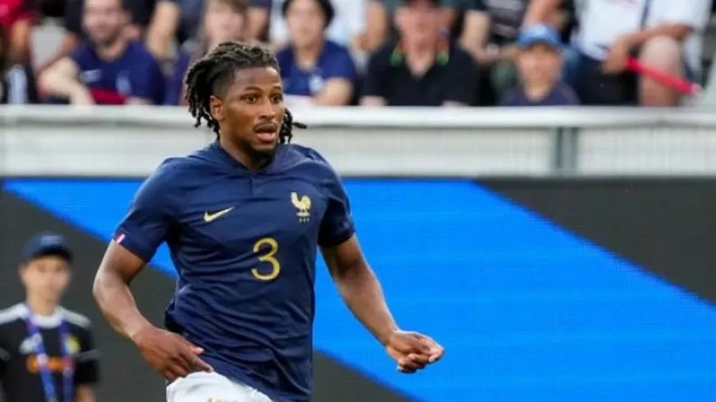 OFFICIEL: Yasser Larouci rejoint les Verts
