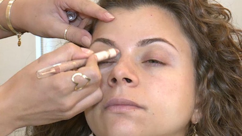 “الحزن في القلب”.. رواج ماكياج العزاء في بعض الدول يثير الجدل!