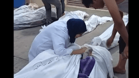 فيديو مؤثر لممرضة تتفاجأ بوجود أختها بين الشهداء!