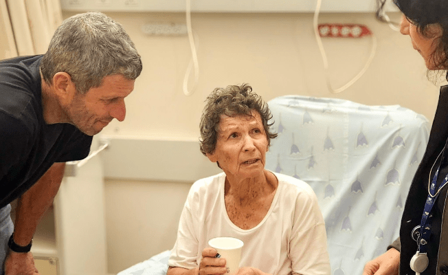 L’otage israélienne libérée:” je salue nos ravisseurs, ils étaient très courtois”