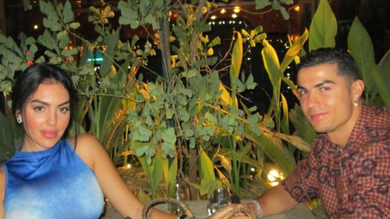 في ظل تردد أنباء عن انفصالهما.. جورجينا تتغزل برونالدو وتنشر صورا رومانسية!