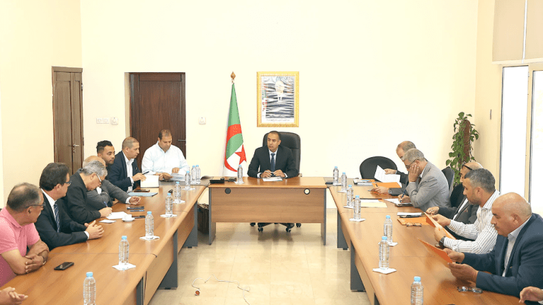 بالصور.. رئيس “الفاف” يجتمع مع رؤساء أندية الرابطة المحترفة الأولى