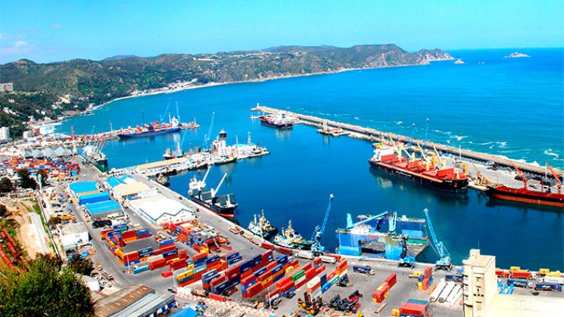 “الشروق” تكشف تفاصيل صادمة عن نهب أموال الخدمات الاجتماعية بميناء سكيكدة