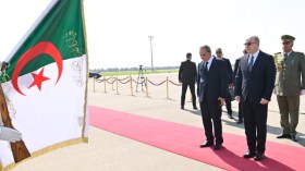 الوزير الأول يستقبل رئيس الحكومة التونسية