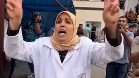 فيديو مؤثر لطبيبة تفاجأت بوجود زوجها بين شهداء غزة