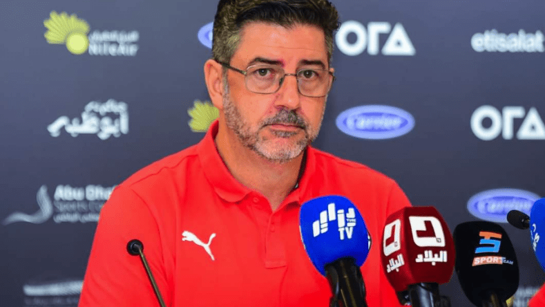 مدرب مصر يوجه رسالة إلى لاعبيه والجماهير بعد ودية الجزائر