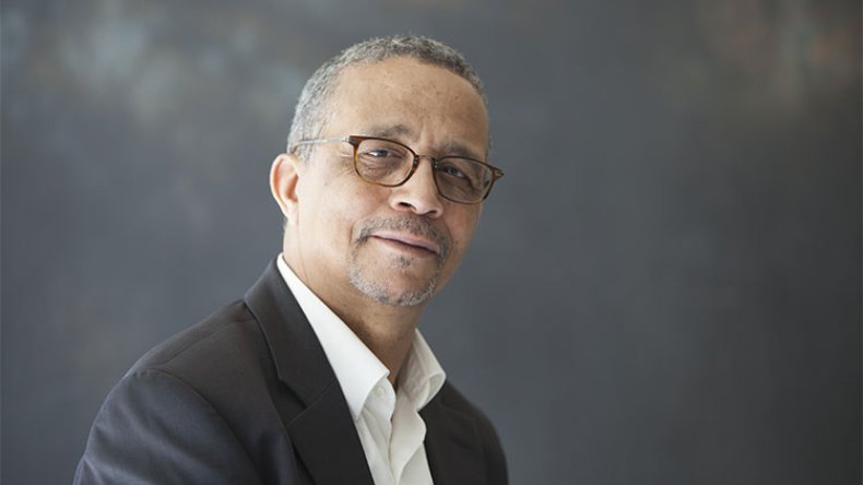 ياسمينة خضرا: سأغيب عن معرض الكتاب الدولي لأني تلقيت دعوة متأخرة