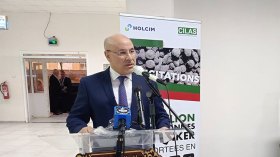 نراهن على الفلاحة والصناعة للتخلص من عقدة الاستيراد