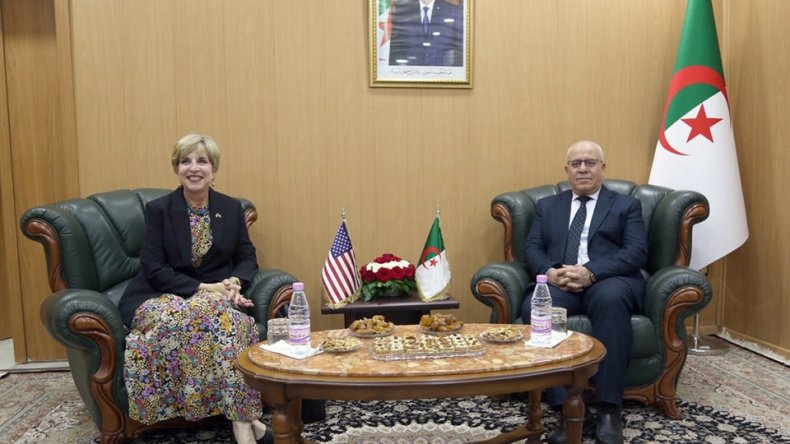 مباحثات رسمية لفتح خط جوي مباشر بين الجزائر ونيويورك