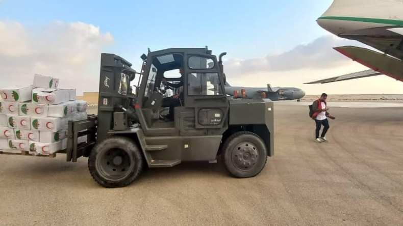 قطاع غزة : وصول أولى طائرات المساعدات الجزائرية إلى مصر (صور)