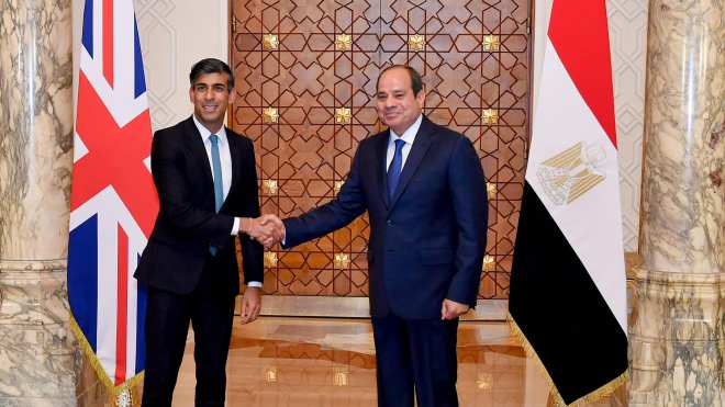 السيسي يؤكد على ضرورة استمرار تدفق المساعدات إلى غزة