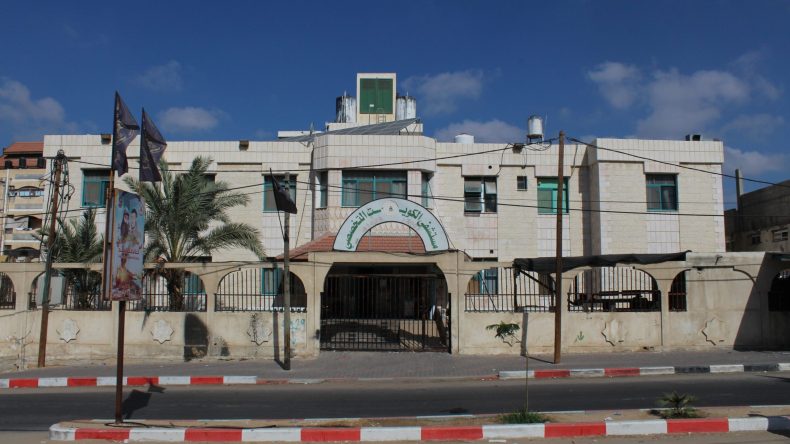 الاحتلال يهدّد بقصف مستشفى شيّدته دولة عربية في غزة