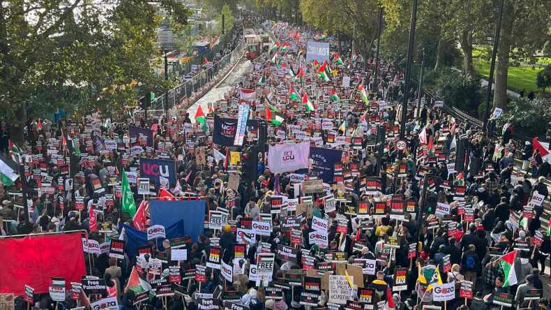 سيل بشري في لندن تضامنا مع غزّة  (فيديو)