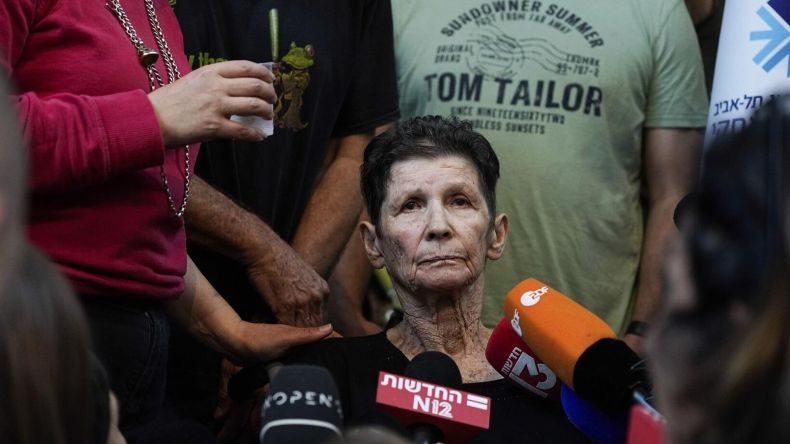 قناة عبرية تكشف عن تفاصيل جديدة حول صفقة تبادل الأسرى