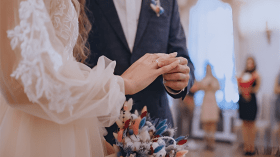 فتيات يدفعن ثمن الحلم