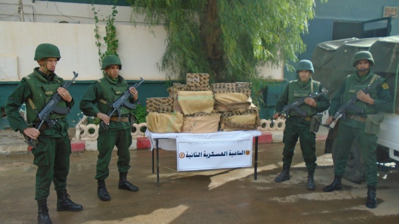 إحباط محاولات إدخال أزيد من 3 قناطير من الكيف المعالج عبر الحدود مع المغرب (صور)