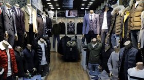 انتعاش تجارة الألبسة الثقيلة وعودة الطمأنينة للمستوردين