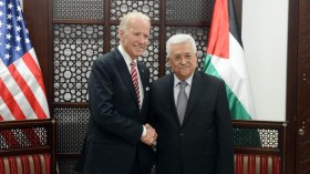 Abbas appelle Biden à faire cesser le génocide contre le peuple palestinien