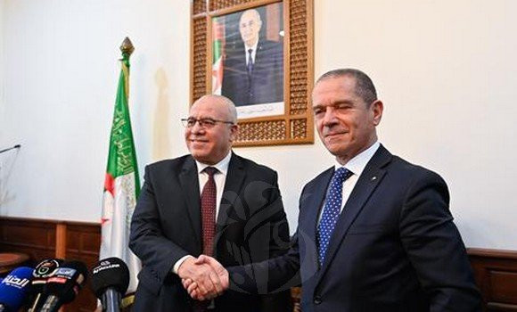 Les nouveaux ministres de l’Agriculture et des Transports prennent leurs fonctions