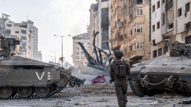 الاحتلال يخرق الهدنة بغزة ويستهدف عددا من المناطق