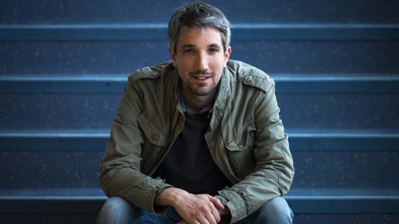 L’humoriste français qui a traité “Netanyahu de sorte de Nazi” averti!