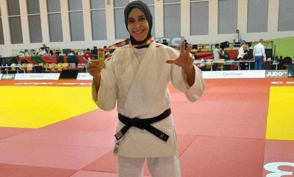 Judo: une quinquagénaire algérienne continue de briller sur les tatamis