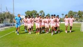 فِرَارُ لاعبٍ صوماليٍّ إلى أوروبا عشية مواجهة الجزائر