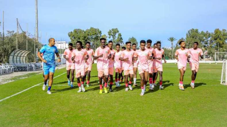 فِرَارُ لاعبٍ صوماليٍّ إلى أوروبا عشية مواجهة الجزائر