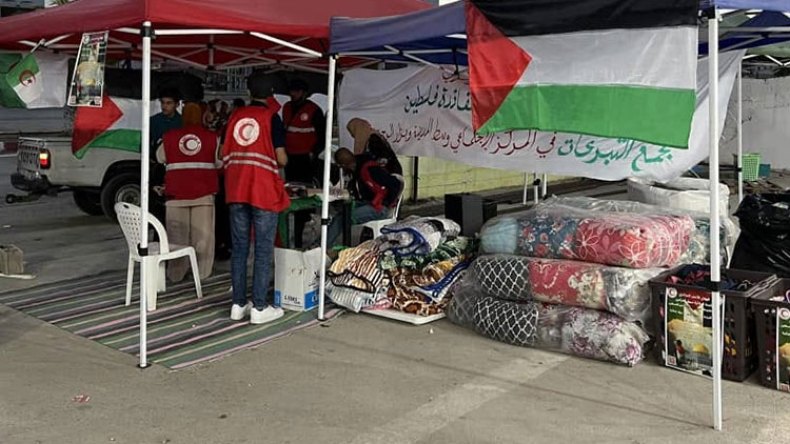 “الكراسي المتحركة ولوحات توليد الكهرباء أولى احتياجات أهالي غزة”