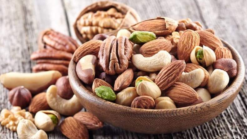 تناول المكسرات يخفض خطر الوفاة بالنوع الثاني من السكري.. تعرف كيف!