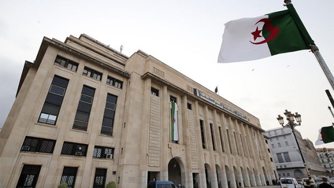لقاء تشاوري بين غرفتي البرلمان لتفكيك “ألغام” النظام الداخلي