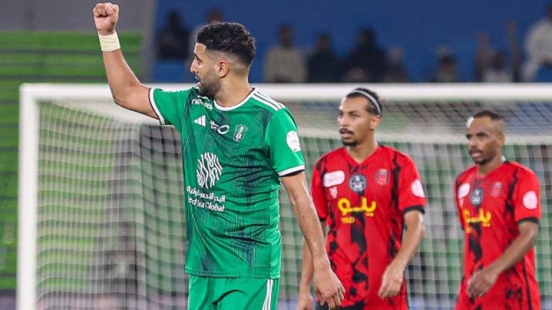 بِالفيديو: سادس هدف لـ “محرز”