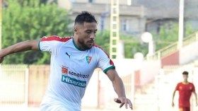 أمضى ثلاثية.. بلايلي يُصرّ على المشاركة في “كان” 2024