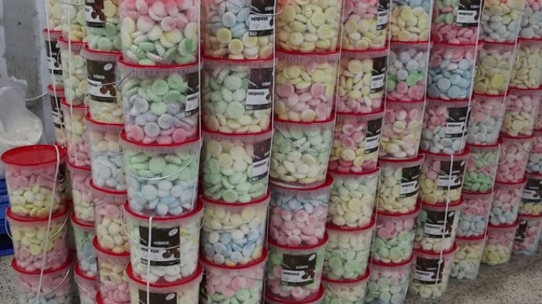 ورشة سرية لصناعة حلويات تقليدية خطيرة بالعاصمة