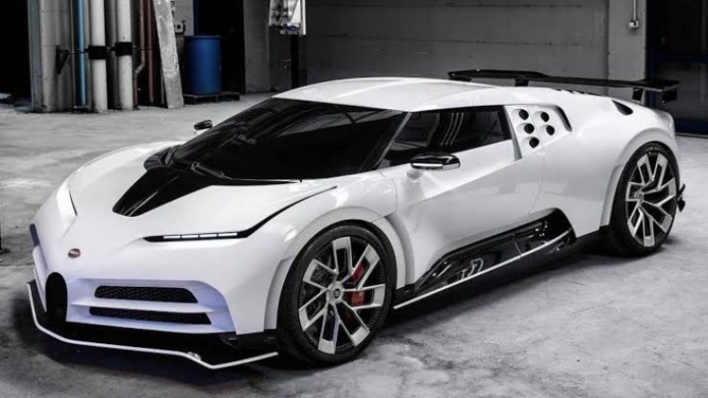 رونالدو يتخلّى عن سيارته الفارهة بِسعر أقلّ لِهذا السبب