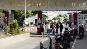 دروس مسائية ومكتبات مفتوحة للطلبة وندوات فكرية ليلا