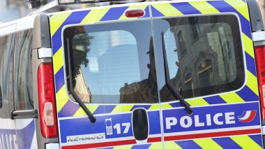 Un français avoue le meurtre de ses trois filles