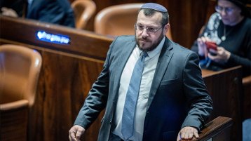 وزراء لكن أغبياء