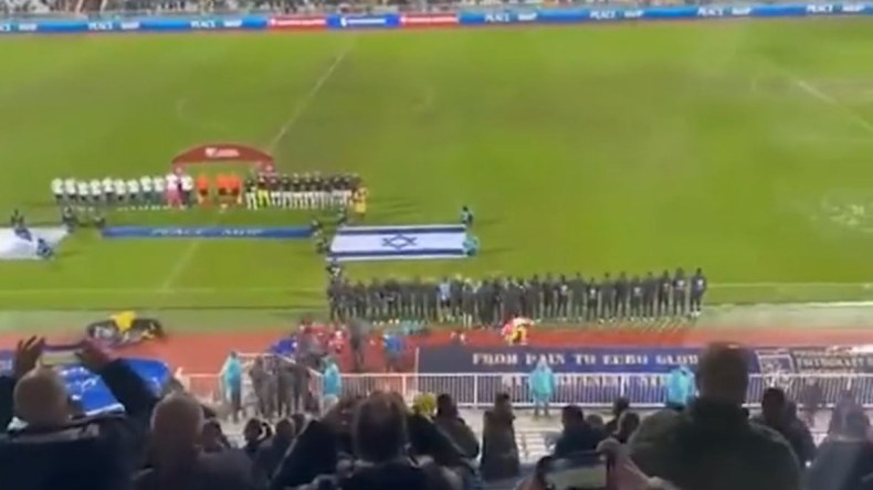 بالفيديو.. جمهور كوسوفو يستقبل منتخب الكيان الصهيوني بصافرات الاستهجان