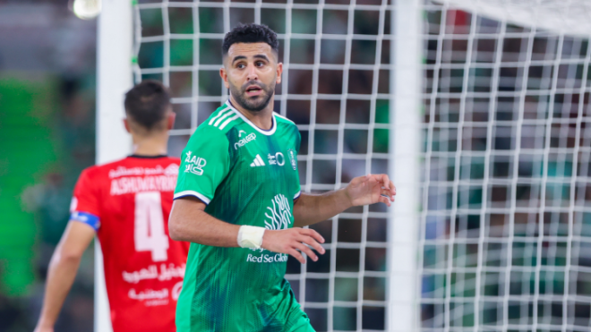 محرز يتألق مجدّدا