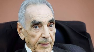 عبد المالك مرتاض.. نجم هوى