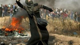 الفلسطينيات.. مناضلات العصر وحاضنات المقاومة