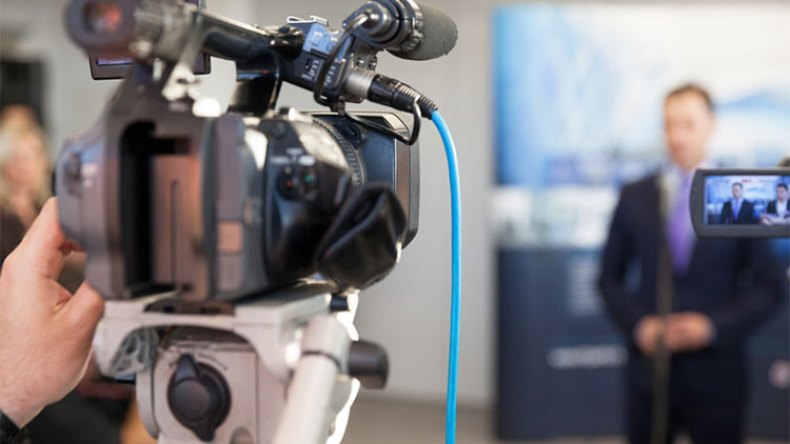 مهنيو الإعلام يثمنون الإرادة في ترقية وضعية الصحفيين