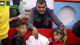 المساعدات تصل قطاع غزة تزامنا مع أيّام الهدنة